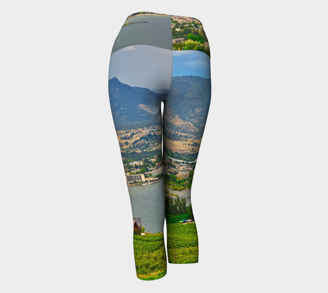 Women's Yoga Capris - Penticton Munson Mountain